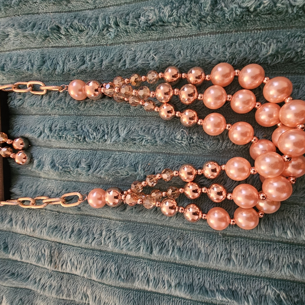 Elegant Pink Beaded Necklace
